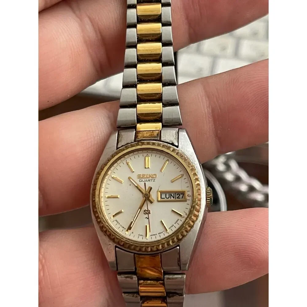 Seiko Women's Gold Tone Quartz Watch Day/Date Vintage 8523-0059 A4